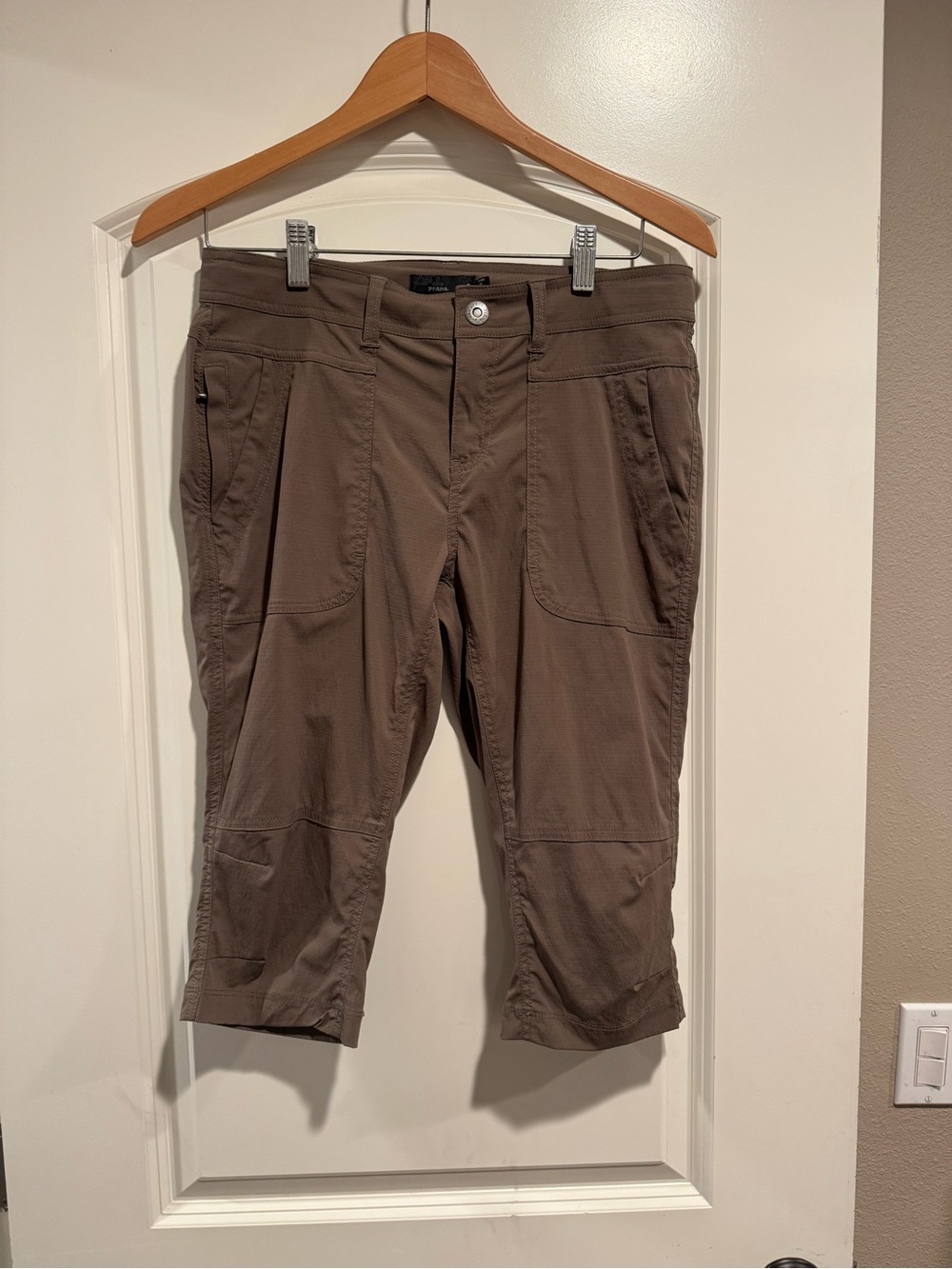 Prana Women’s Size 6 Ripstop Hiking Cropped Capri Pants Taupe Travel Outdoor